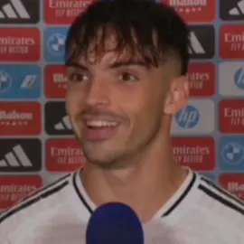 Tenemos central para rato 🤍🤍#fyp #🤍🤍#asencio #raulasencio#realmadrid #parattiii #champions 