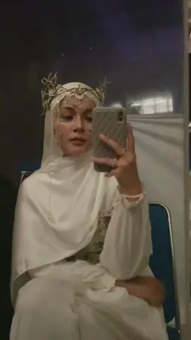 for the first time acting such as an angel 🧚🏻‍♂️✨ #hijab #teater #facepaint #fyp #xybca #costumeinspo 