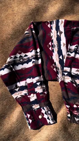 A moment for the aztec ⚡️⚡️ #grwm #westernootd #fashiontiktok #OOTD #festival #gdwm #outfit #outfitinspo #cowboyboots #rodeo #pbr #foryou #foryoupage #foryourpage #rodeo #outfit #outfitinspiration #nfr #nfrfashion #nfrstyle #fall #aztec #vintage #christmas #cowboy #OOTD