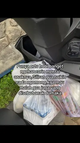 Emang situ sebagai ortu seenaknya gitu ama anak? emang si paling bener dah lu, tau gk lu juga durhaka terhadap anak gk punya salah di gebukin ae lah di omongin yang gk jelas lah kan anying yee #xybca #sadstory #brokenhome #orangtuagkpeduli #pilihkasihorangtua 