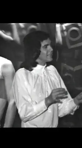 CAMILO SESTO 💿🎶🎤💕 AYUDADME.  #camilosesto #camilosestooficial #baladaspararecordar #camilosestovive #70s80s90s #parati #fyp #foryou #camilosestofansglobal #clasicosdelayeryhoy #camilosesto🙏🏻😥 #camilosestomemorias #camilosestoespaña #viejitasperobonitas #ayudadme #camilosestoayudadme 