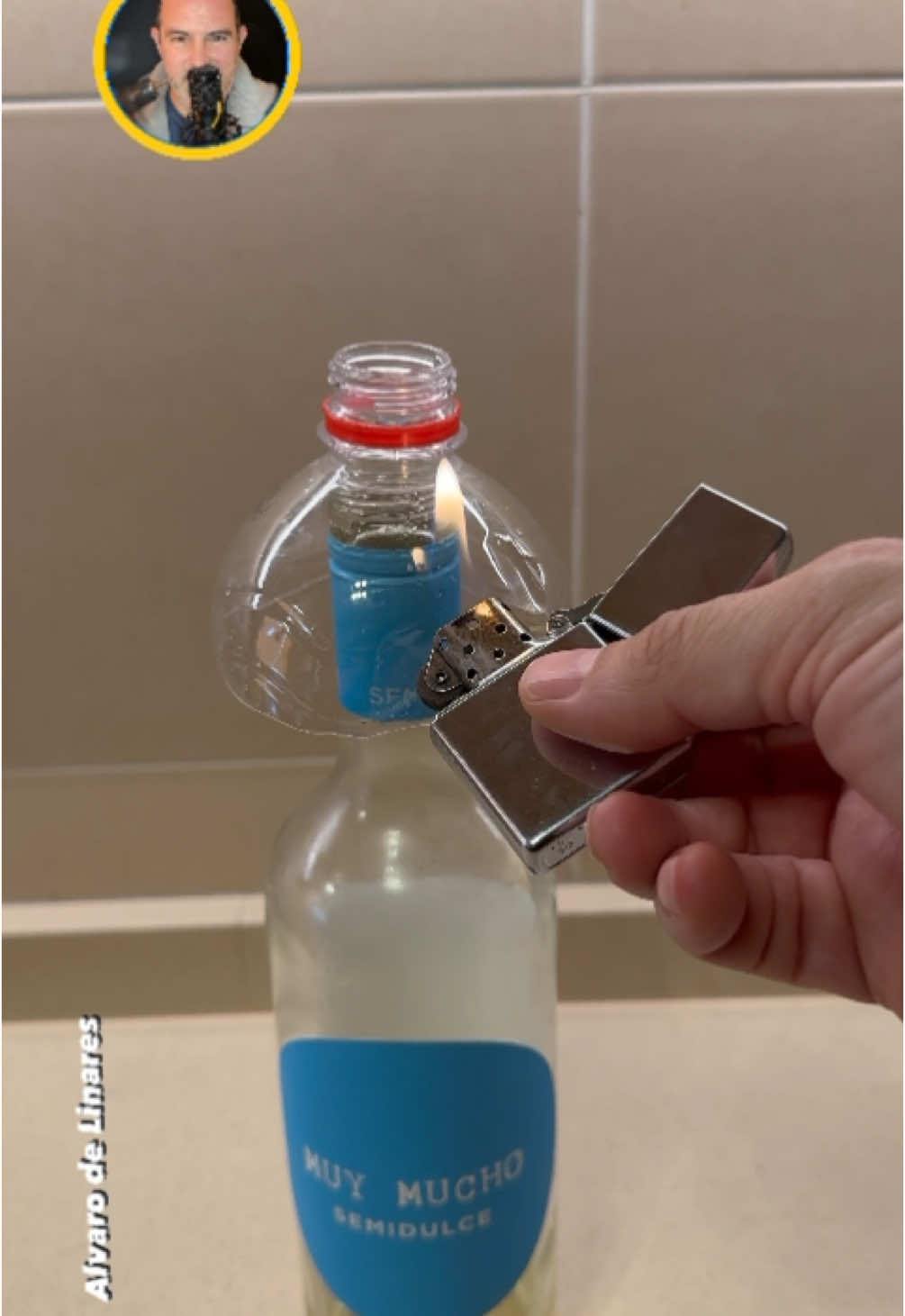 Hacer un tapón reciclando el tapón de otra botella de plástico. He visto este vídeo. Quería intentarlo. A mí no me ha salido y ya te ha salido alguna vez? Hacerle un tapón de plástico o una botella #Reciclar #ReciclarPráctico #Manita #Manualidad ##Reciclar ##BotellaDePlástico #TapónDePlástico #AlvaroDeLinares #Malaga 