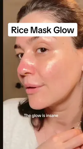 Insane glow from Japanese Rice Mask. Perfect for achieving holiday glow!  #facemask #skincarereview #skincaremusthaves 