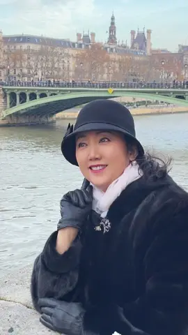 🌼 ✎·🍁 ❄️ 𝑮𝒐𝒐𝒅 𝒍𝒖𝒄𝒌ᵎ☺︎♥开启🔛12月，那就和11🈷️告个别吧！愿我们不慌不忙，却有岁月奖赏。愿十二月的大风，吹来今年最后的惊喜吧 #巴黎 #异国他乡的生活 