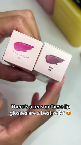 Idk why I’ve slept on these glosses from @Fenty Beauty for so long. Bc WHAT?! 🤌🏽🤌🏽😍 Now I HAVE to get them in the other colors.  #fyp #fentybeauty #fentygloss #blackfriday #tiktokshop #onsale #makeuptutorial 