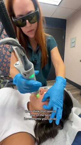 @theparlourmiami is the place to be this holiday season 🫧✨ #miami #smallcontentcreator #laser #miamimedspa #medspamiami #laserhairremoval #lasermiami 