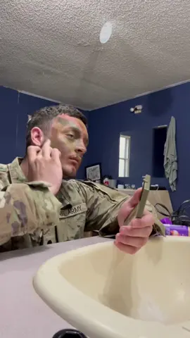 Drafted #greenscreenvideo #drafted #militarytiktok #militarylife #militaryrelationship #trend #fyp #army #facepaint #viral #foryoupage #militarytok @Tatum <3 