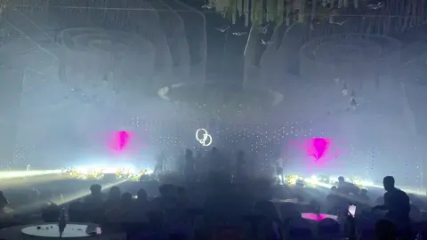 Lâu lên quả ánh sáng như bar ở Cao Đại Vĩnh Tường#chothuethietbiamthanhanhsang #damcuoitrenduongque♥️ #amthanhanhsang #densankhauchuyennghiep #beamlightsky #bananhsangsukien 