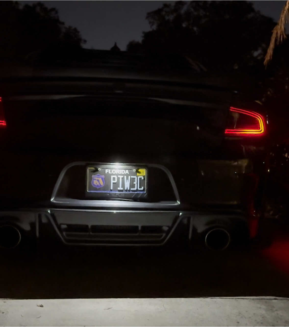Night Cold Start #dodge #dodgecharger #srt #scatpack #widebody #392 #mopar #daytona #v8 #fypシ゚viral #fyp #startup #coldstart #loudexhaust #exhaust #florida 