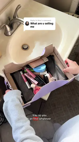 Replying to @Amy it’s called SplayTray! It’s the bag I created that opens out into a tray to make it easier to find what you need  #invention #femaleentrepreneur 