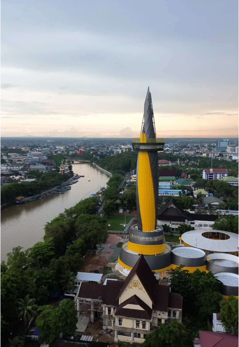 Tugu Pal 0 Banjarmasin, Kalimantan Selatan, Indonesia #fyp #tugupalnolbanjarmasin #tugubanjarmasin #wisatabanjarmasin #banjarmasin #kalimantanselatan #kitabanjarmasin 