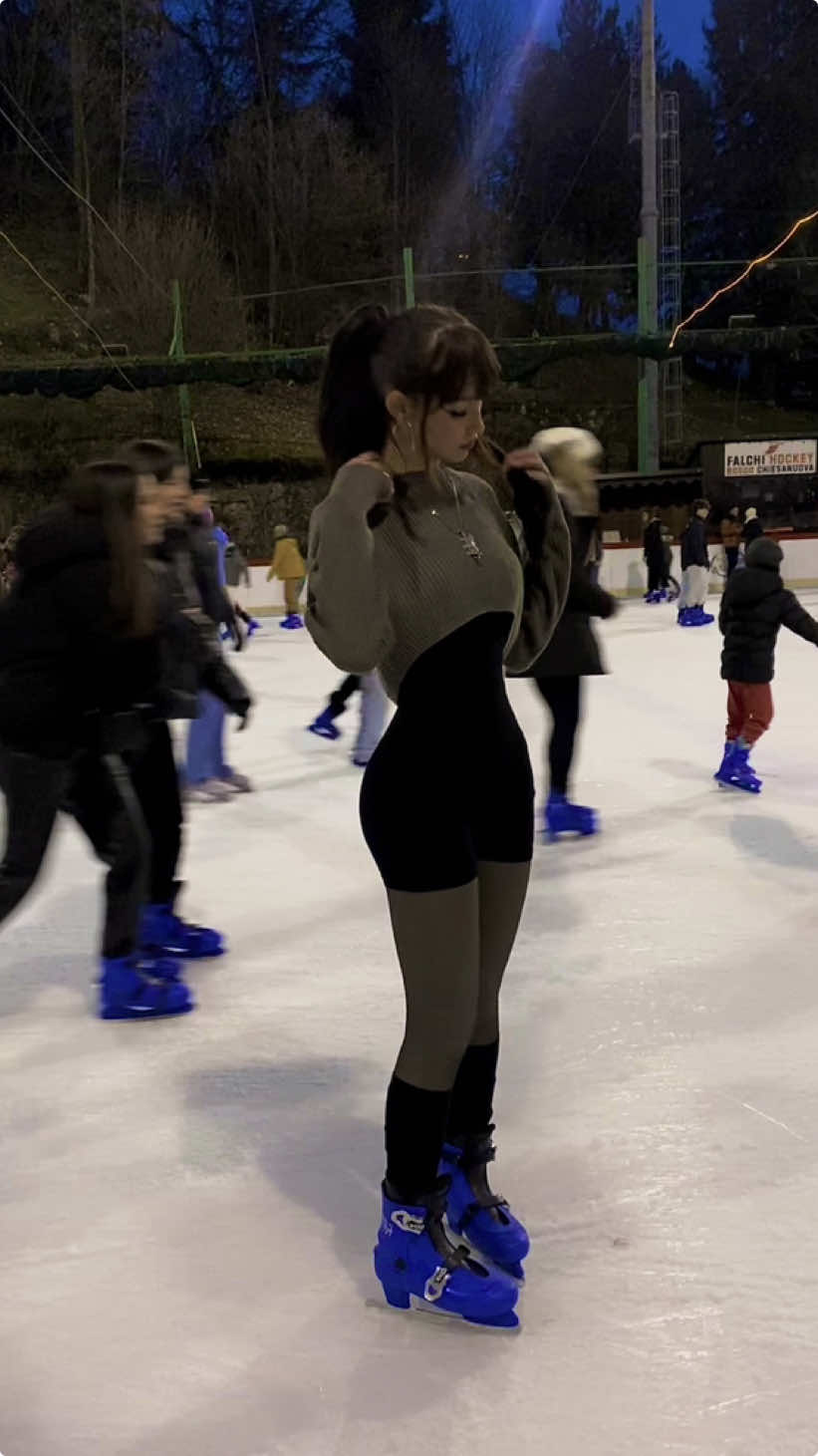 #gdwm #grwm #outfit #IceSkating #viral_video #fyp #perte 