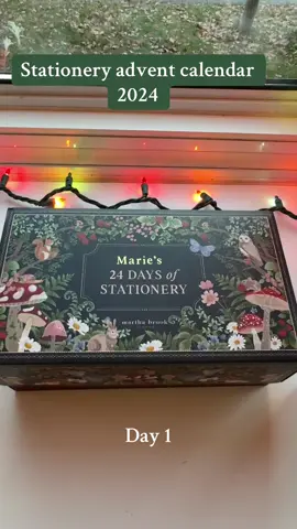 This is day 1 of this year’s calendar! Not sure if its better with or without voiceover. I might alternate. @Martha Brook #stationery #christmas #adventcalendar 