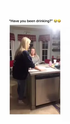 You think mom will notice? 😂😂 #PrankOnMom #TinyHandsPrank #SmallHandsChallenge #DoughRollingFun #MomPrank #TinyHandsBigLaughs #KitchenComedy #FYP #TrendingPranks #ViralLaughs #TikTokHumor #EpicPranks #RollingWithStyle #MiniHandsMagic #KitchenLOL #CookingWithTinyHands #PranksterLife