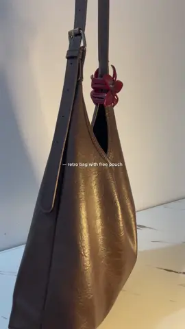 My go-to bag that slays differentboutfit. #mumubag #mumubag #fyp #retrobag #shoulderbag #2n1bag #2n1  #alex_shan #aisthetics #retro 