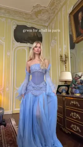 Why can't we dress like this all the time? 🫠 Laracosima_ looking like a real life Cinderella in this breathtaking Miss Sohee gown. #fashion #disneyprincess #fyp 