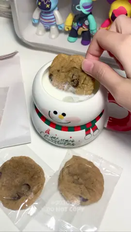 🎄เดือนที่รอคอยกับ คุกกี้ + นมใส่น้ำแข็ง = ฟรินนนนน ( พิกัดแก้วอยู่ใน @ech ) #softcookies #cookiesandmilk #fyp #ซอฟต์คุกกี้ #dessert #ของหวาน 