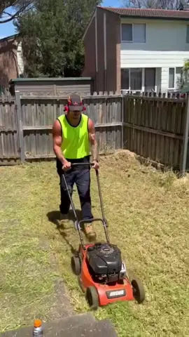 @The Parramatta Eels spend a few days with me #lawntok #nrl cleaning