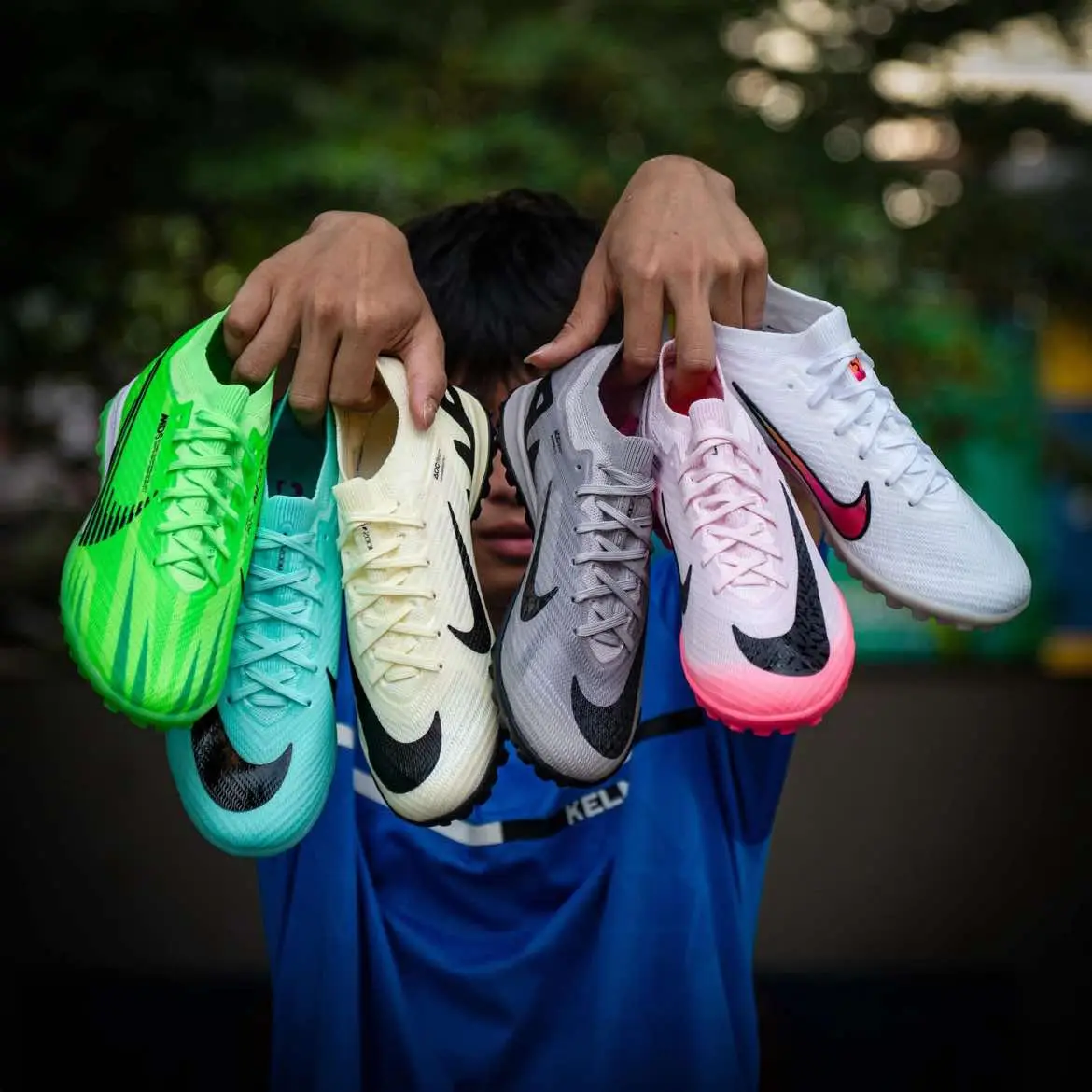 Nước trong quá thì không có cá🐠 Mà giày đẹp quá thì lại cháy hàng ae ơi🥰 #dinhlucsoccer #nike #nikefootball #vapor15 #vapor15elite #giaybongda #bongdaphui #footballtiktok #fottball #xuhuong #xuhuongtiktok 