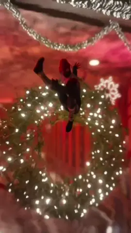 ITS CHRISTMAS SZN 🎄🌟  (wait for the transition 😮‍💨) #spiderman #milesmorales #spidermanedit #milesmorales #christmas #christmasseason #lastchristmas #spidermangame 