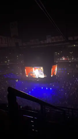 999 4L 🕊️🖤 #chicago #fyp #999 #fypage #unitedcenter #LLJW #rap #juicewrldday #juicewrld999 #juice 