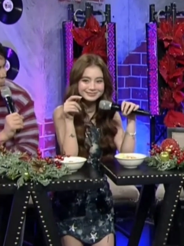 example nga lang daw kasi ano b kayo HAHHAHHAHAHAHA @Sofia Smith @imjeremyg @andreebonifacioo @emiliodaez @Mak  #sofiasmith #fyang #jmfyang #pbbgen11 #asap #fyppppppppppppppppppppppp #fyp 