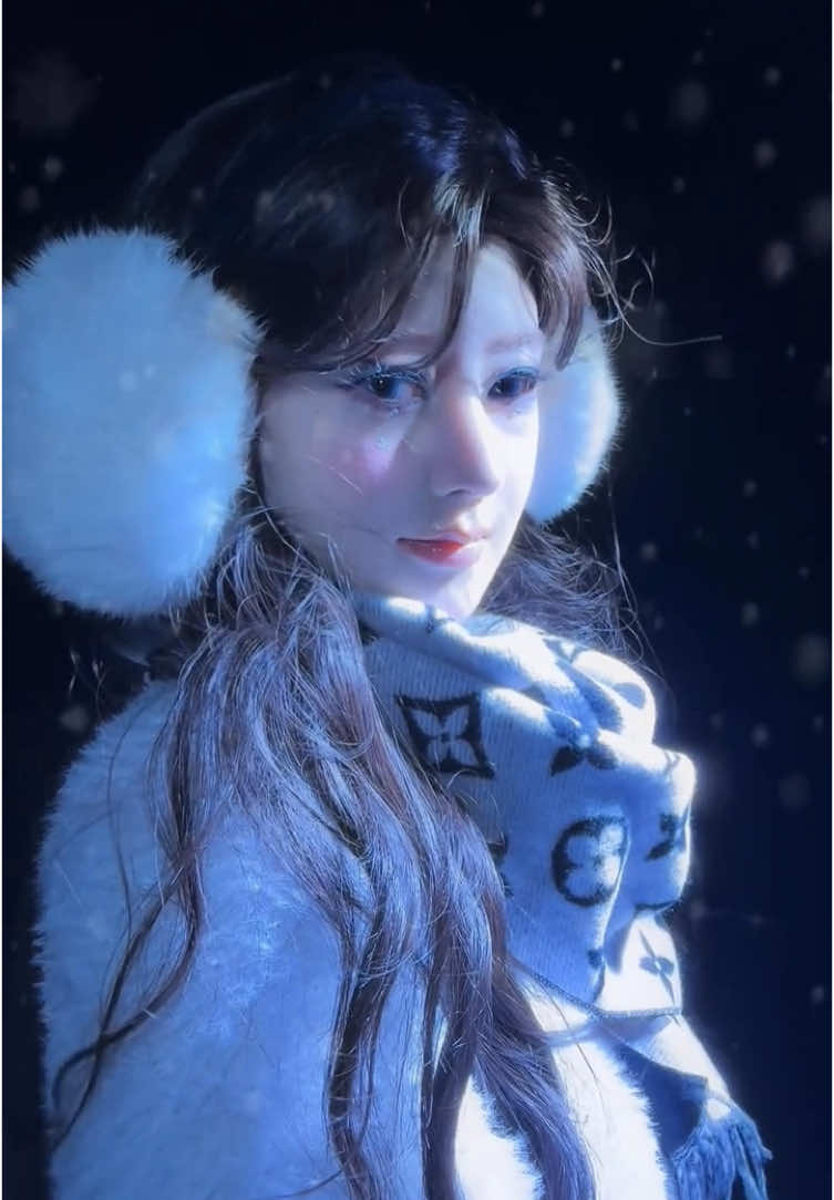 Christmas is coming ❄️❄️❄️ #makeupbiếnhình #douyin #makeuptutorial #fyp #tipslamdep #beauty #xuhuongtiktok #viraltiktok #makeuptransformation 