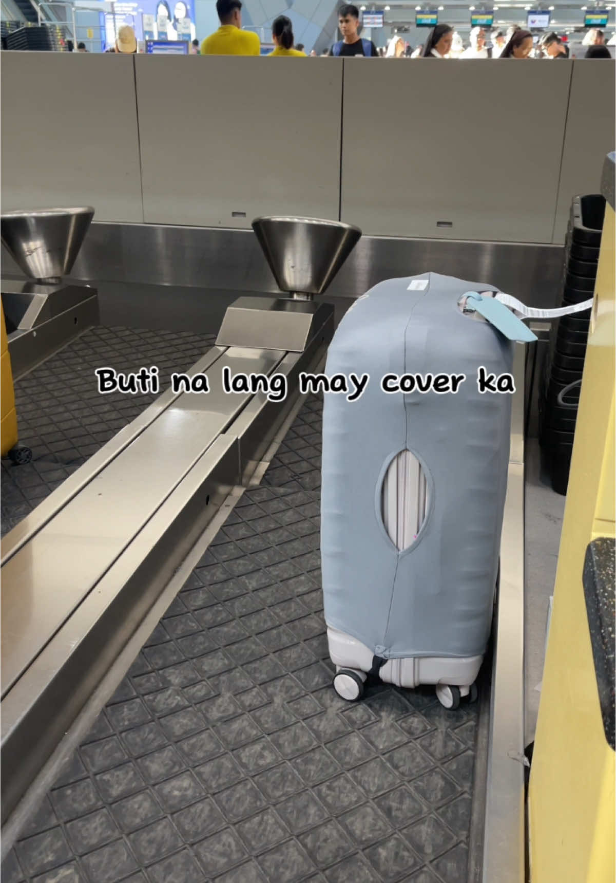 Don’t forget to put your name on it 😍 it’s very cute 😍 #luggage #luggagecover #luggagehack #hongkong #hongkongtravel #traveltiktok #travel #travelgoals #rainandgeorge 