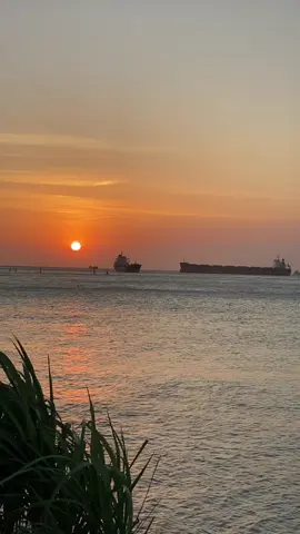 Viết một câu thơ mô tả cảnh đẹp này đi cả nhà ơi…  #chill #vungtau #nhacnaychillphet #yêudulịch✈️✈️✈️ #hoanghon