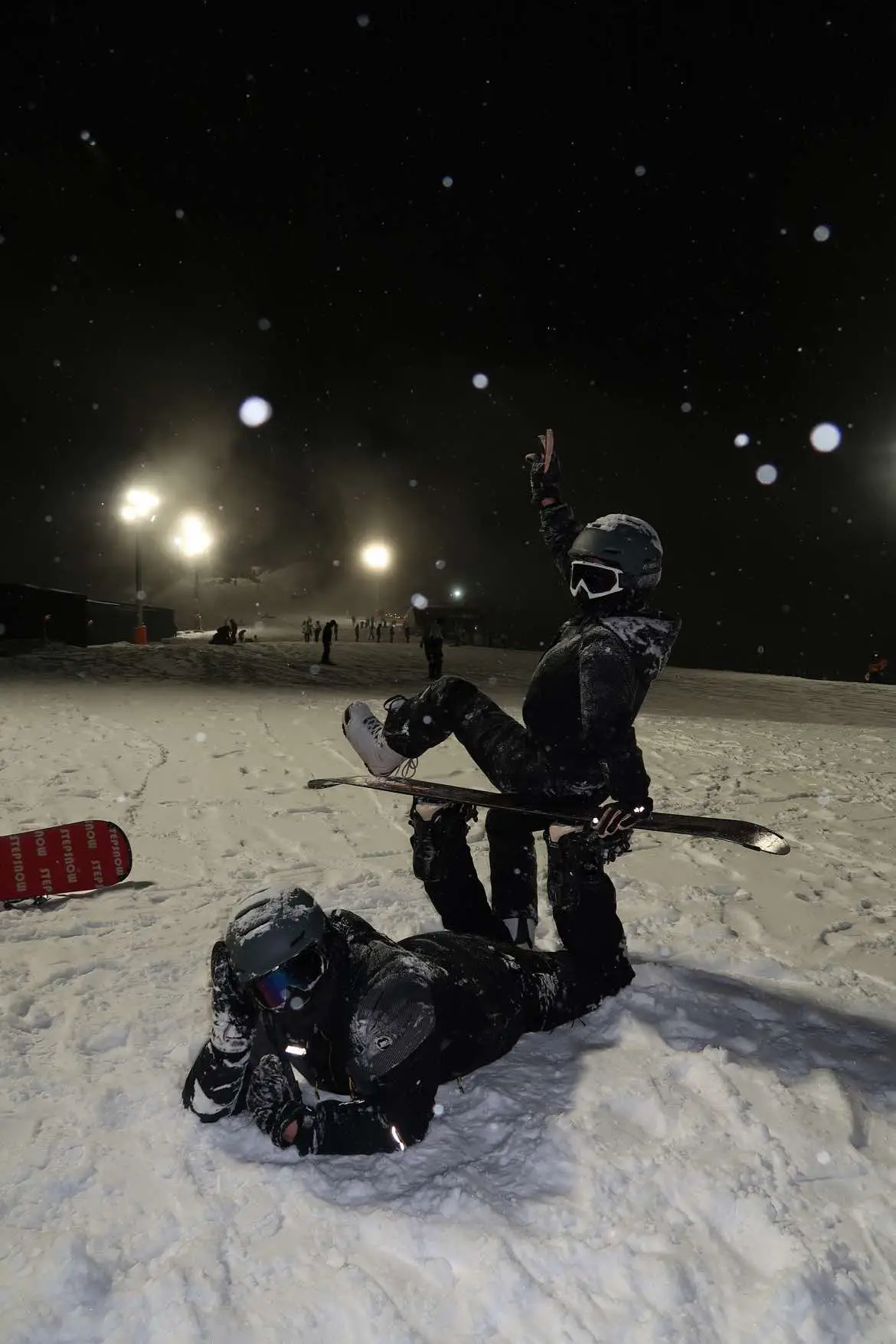 Snowboarding with the love of your life >>>