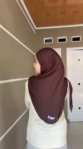 udah restok nih kalian jangan sampe kehabisan lagi🤏🏻 #dhindahijab 