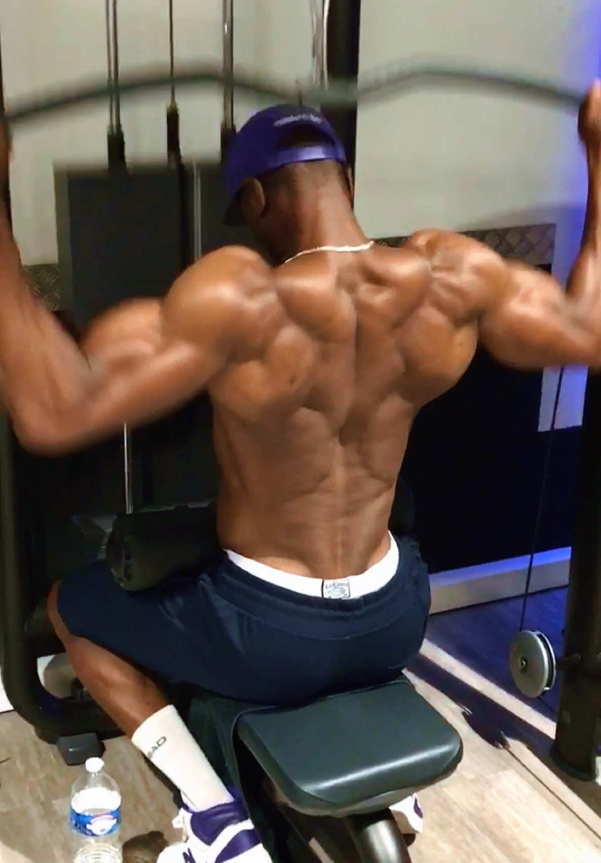 No rest 🦍💣 #workout #nervergiveup #gym #gymmotivation #GymTok #actors #bodybuilding #model #noexcuses #musculation #passion #221🇸🇳 #Fitness #motivation #determination #hardwork #discipline #nopainnogain #warrior #blackman  #aesthetics #dos #back 