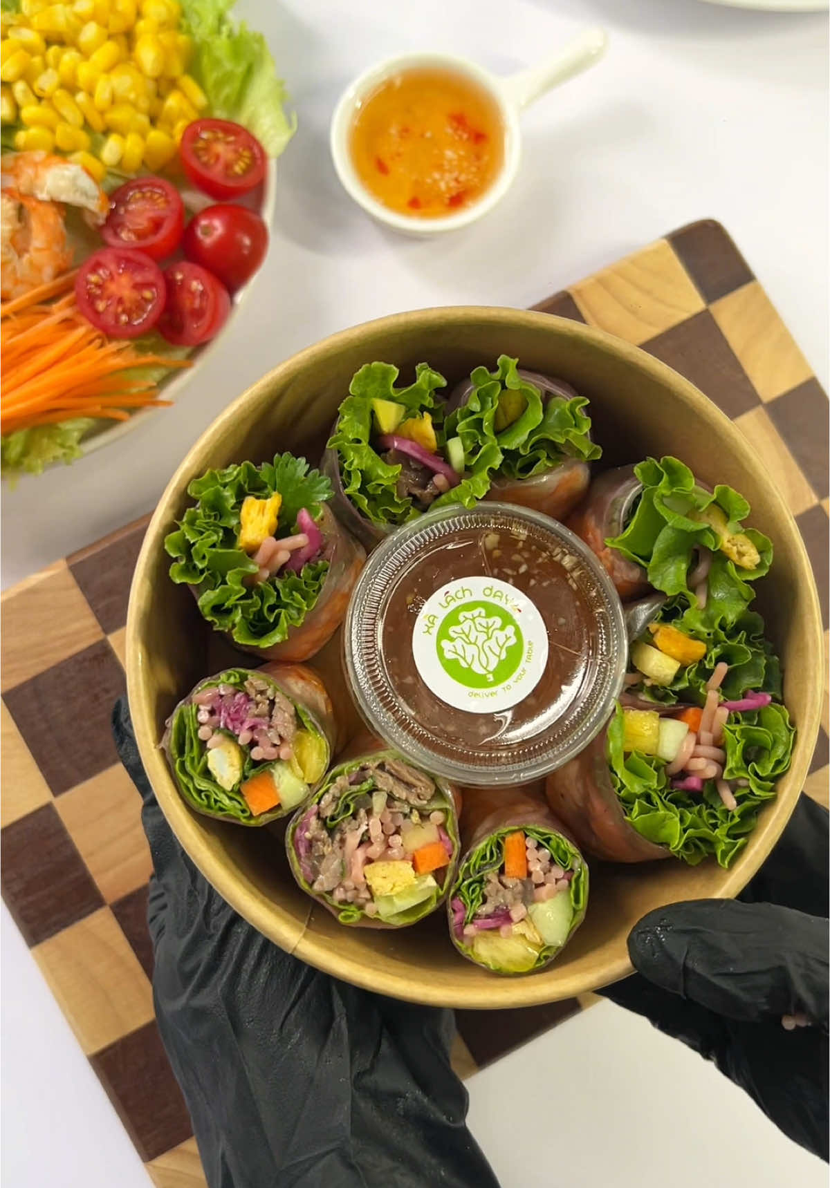 Gỏi cuốn Tôm Bò BULGOGI - 388 kcal ✅  Hãy đến với Xà Lách Day để trải nghiệm những món ăn được chế biến từ trái tim và tận hưởng hương vị tự nhiên của rau củ quả bạn nhé! 🍅🥦🌽 @Xà Lách Day - Healthy Food  #xalachday #37khuongtrung #healthyfoods #giamcan 