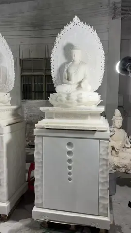 #TƯỢNG_PHẬT  #TAM_BAOT_PHẬT HÔM NAY MÙNG 1 ĐẦU THÁNG CHÚC BẠN THÁNG MỚI BÌNH AN ❤️ Mong ước bạn và cha mẹ, những người yêu thương luôn mạnh khoẻ, bình an và hạnh phúc.  Mong ước công việc của bạn luôn suôn sẻ, có nhiều may mắn, niềm vui mới, có thể kiếm được nhiều tiền hơn bằng chính công sức của mình. Mong ước bạn, đi qua giông bão cuộc đời vẫn có thể giữ được nụ cười rạng rỡ cùng trái tim thiện lương.  Mong ước bạn, sẽ gặp được yêu thương xứng đáng, lại có được cuộc đời tuy rằng vẫn hỗn loạn nhưng vẫn sẽ bình yên. Mong ước bạn, yêu thương một ai đó cũng không quên đi yêu thương chính mình. Chờ đón một tháng mới an yên  Mong ước bạn và gia đình cùng những người thân yêu, trọn đời bình yên ❤ St. Kính lạy Phật từ bi, xin người thắp sáng vào tâm con, để mỗi phút giây con luôn thấy mình nhỏ bé và tầm thường. Chỉ khi con biết cúi đầu xuống thì mới có thể học hỏi những điều hay. Nguyện mỗi ngày qua đi lòng con luôn biết yêu thương mọi người, dù trải qua muôn ngàn cay đắng thì lòng kính Phật vẫn vẹn nguyên trong trái tim này.... Cuối xin Đức Phật và Tam Bảo cùng Hộ Pháp Chư Tôn Bồ Tát xin hãy soi sáng dẫn đường cho chúng con luôn được sống an lạc dưới ánh sáng của Phật Pháp. Xin Hộ Pháp đưa hết những người có tâm ý xấu bên cạnh con ra khỏi cuộc đời con. Xin gia hộ cho con gặp được Thầy Hiền Bạn Tốt cùng nguồn năng lượng tu tập và từ bi.  St. May mắn thay cho ai đủ duyên lành được gặp Phật Pháp . 🌈🌈🌈 Xin nguyện thay mặt khắp pháp giới chúng sanh: Quy Y Phật Quy Y Pháp Quy Y Tăng Và xin nguyện thay mặt khắp pháp giới chúng sanh thường khởi tâm tôn kính Đức Phật vô biên.🙏🙏🙏 Ngày mới xin kính chúc khắp pháp giới chúng sanh một ngày bình an và hạnh phúc trong ánh sáng của Phật Pháp Tăng. Sở nguyện cùng sở cầu luôn được như ý. NAM MÔ BỔN SƯ THÍCH CA MÂU NI PHẬT. NAM MÔ A DI ĐÀ PHẬT. NAM MÔ DƯỢC SƯ LƯU LY QUANG VƯƠNG PHẬT. NAM MÔ ĐẠI TỪ ĐẠI BI CỨU KHỔ CỨU NẠN LINH CẢM ỨNG QUÁN THẾ ÂM BỒ TÁT. NAM MÔ ĐẠI NGUYỆN ĐỊA TẠNG VƯƠNG BỒ TÁT. NAM MÔ HỘ PHÁP CHƯ TÔN BỒ TÁT MA HA TÁT🙏🙏🙏