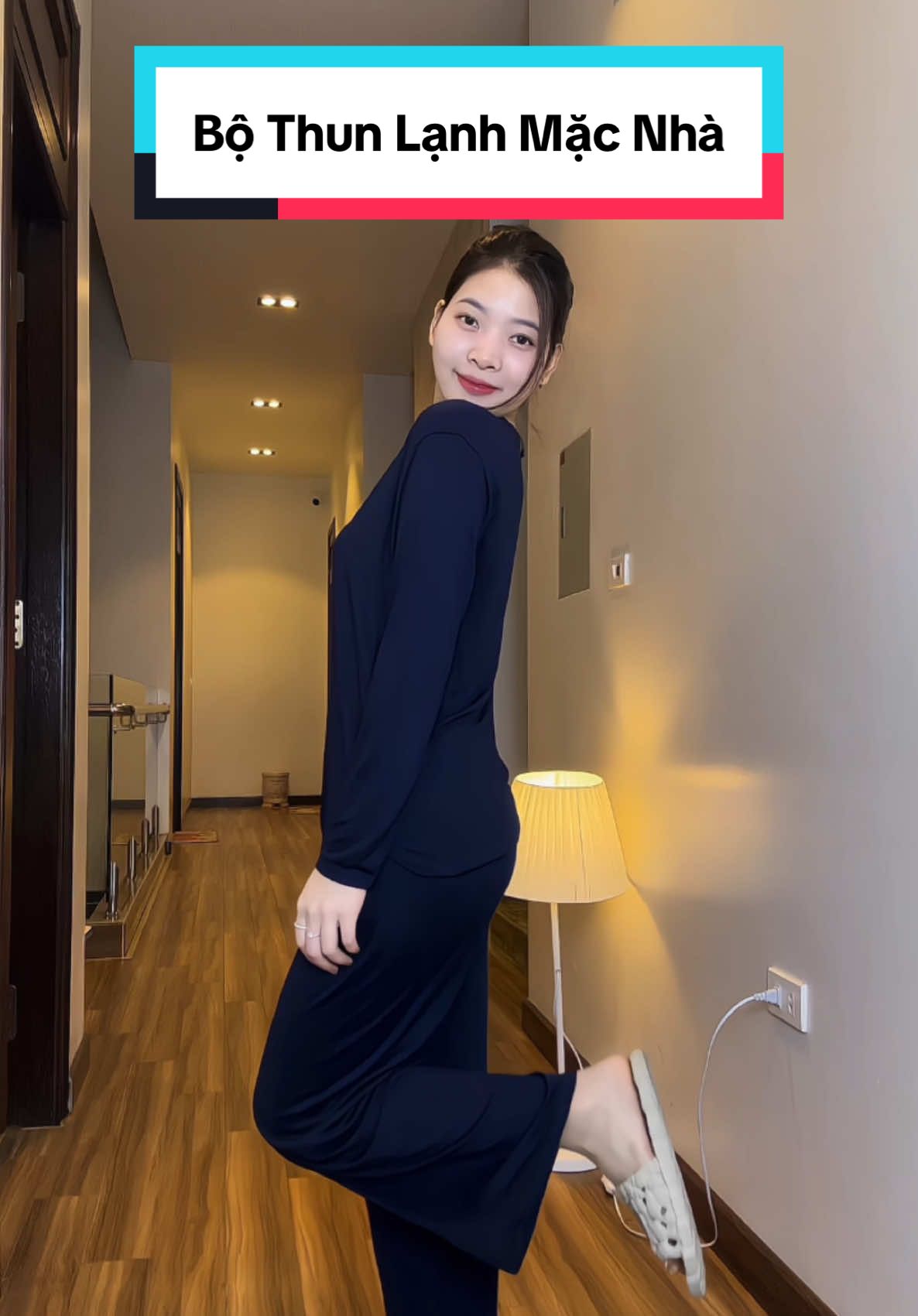 Tìm được bộ thun lạnh này rất ưng luôn, chất mềm mát thoải mái không bị nóng bí mà mặc nhẹ tênh luôn ý #thoitrang #giaydep #xuhuong #xuhuongtiktok #lammecungthuy #dobaubimcungthuy #fypシ゚ #landauthuylamme #bothunlanh #bothunlanhdaitay 