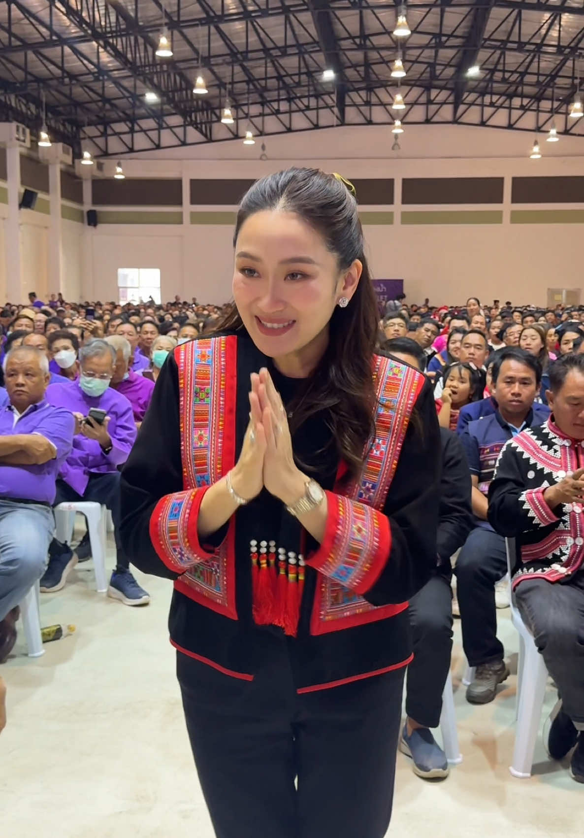 นายกรัฐมนตรีมอบบัตรประจำตัวประชาชนให้บุคคลที่มีปัญหาสถานะทางทะเบียน ณ ศูนย์ประชุมและแสดงสินค้านานาชาติ GMS เชียงราย วันที่ 1 ธันวาคม 2567 @ingshin21 #แพทองธารชินวัตร 