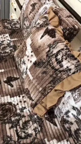 فرشه قماش خاولي محفر حسب طلب الزبونه قياس 200 /185 +تلبسه لدوشك  #شغلي حسب لطلب 
