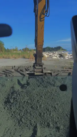 #komatsu #花蓮 #怪手日常 #淤泥 #秀姑巒溪 #pc210 