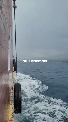 sadar su besar e,su bisa Natal jauh dari mama, jauh dari suara suru setrika baju dari sore untuk misa malam Natal😔#natal #natalanakrantau  #fyp 