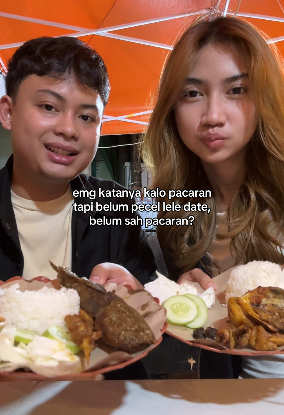 emg harus pecel lele date gaes? 🤔 #placetogo #dateideas #pecellele #pecelayamenak #fyp #recommendations #bcaxyz #placetogojkt #datedijakarta 
