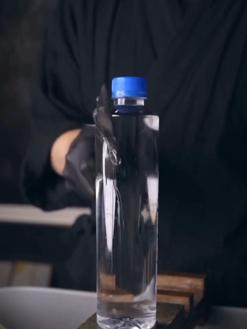 This is the sharpest knife in the world #fyp #LearnOnTikTok #viral #video #foryou #new #amazimg #fact #factocean #factsflare #interesting #information #viralvideo #foryoupage 