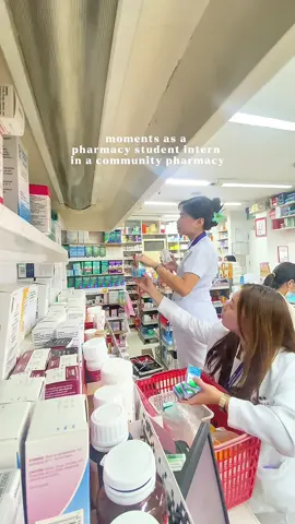 pharmacy student intern in a community pharmacy👩‍⚕️💊 #intern #internship #pharmacyintern #pharmacy 