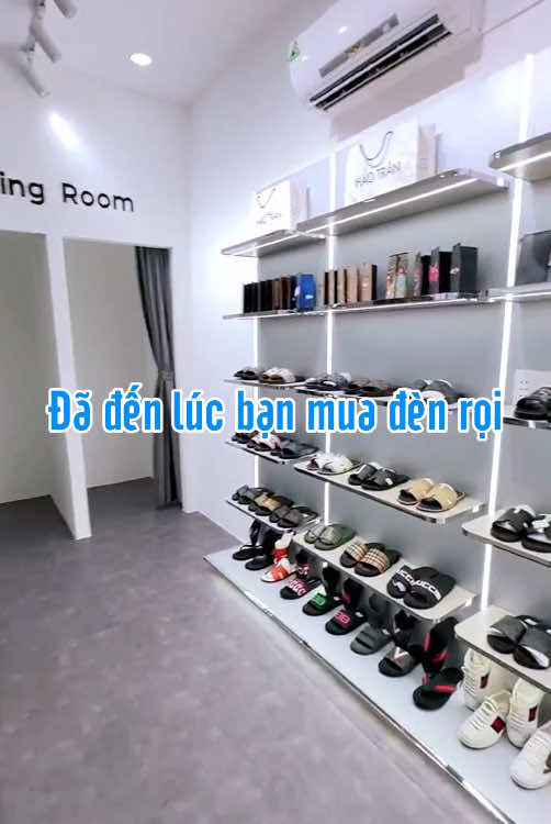 Đèn rọi cao cấp trang trí, chiếu sáng cửa hàng  #denroi #denroiray #thanhraydenroi #denled #dentrangtri #densoitranh #lumilights 
