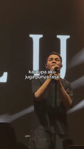 Dejavu lewat aroma parfum ternyata sakit banget ya.🥺🖤#tulus #tulusm #temantulus #storytulus_m #fyp #capcut 