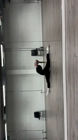 🩰🕯️🫧🌟🎧🧘🏼‍♀️🤍 #splits #splitchallenge #flexibility #fyp #stretching #stretchroutine 