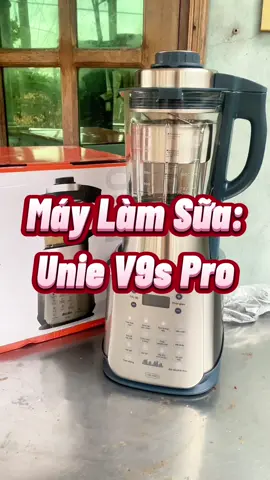 SỐC MUA MÁY NẤU SỮA HẠT UNIE V9S PRO – phiên bản máy làm sữa hạt mới nhất 2024 nâng cấp động cơ có khả năng xay êm xay mịn tuyệt đối. So với các dòng máy phiên bản trước, độ ồn khi V9S PRO hoạt động giảm 50% giúp máy hoạt động êm ái không ảnh hưởng tới các thành viên trong gia đình. THÔNG SỐ KỸ THUẬT:  Thương hiệu: UNIE Mã sản phẩm: V9S PRO Màu sắc: Xám Inox, đen ánh xanh Điện áp: 220V/50Hz Công suất xay: 1000W Công suất nấu: 800W Dung tích: 1.75L Trọng lượng: 5.4kg Kích thước: 420x250x320mm Bảo hành: 24 tháng cho sản phẩm/ 5 năm cho động cơ -------------------------------#v9spro #maylamsuahatunie #maylamsuahatuniev9s 