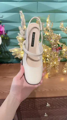 Giày xinh lắm nè chất da bóng nhẹ vừa đẹp vừa sang ý #caogotdevuong #caogot5p #giaycaogot #caogot5cm #caogotmuivuong #caogot #caogotquaihau #giaydep1997 #giày_dép_1997 