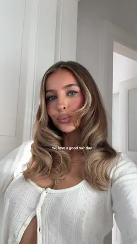 Mit dem Dyson Airwrap die Haare nach Innen föhnen 🥹🦋 wollt ihr ein tutorial? #hairstyle #airwrap #dyson 