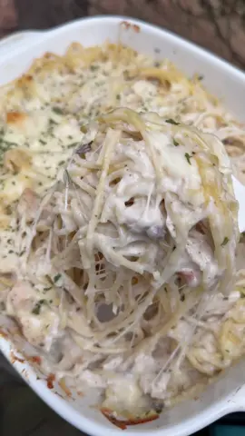 Its not normal how good this Turkey Tetrazzini is. Recipe linkk in my b io. #turkeytetrazzini #pastarecipe #EasyRecipe #DinnerIdeas 