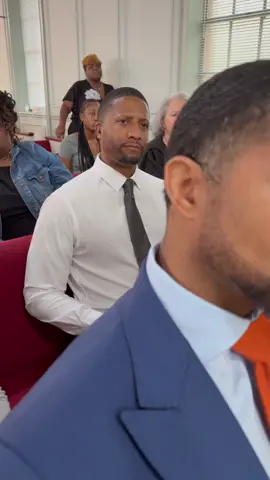 When the pastor speaks to Jae’s soul #God #Jesus #Jesusispoppin #Jesusbeenpoppin #kountrywayne #letthatsizzleinyourspirit #helpisontheway #Love 